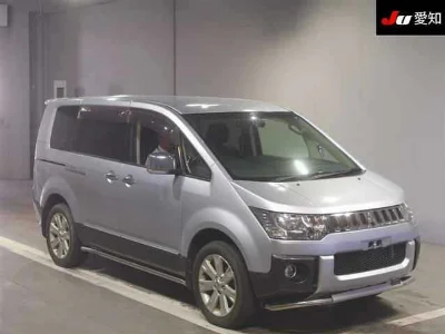 MITSUBISHI DELICA D5