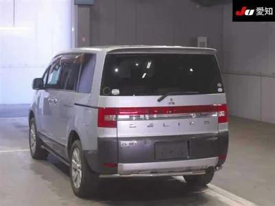 MITSUBISHI DELICA D5