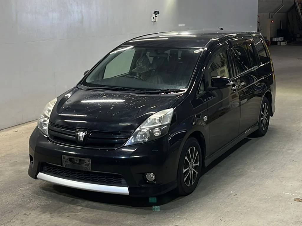 Toyota Isis 2013