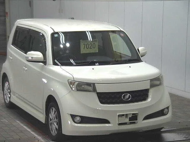 Toyota bB 2010