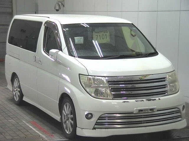 Nissan Elgrand 2005