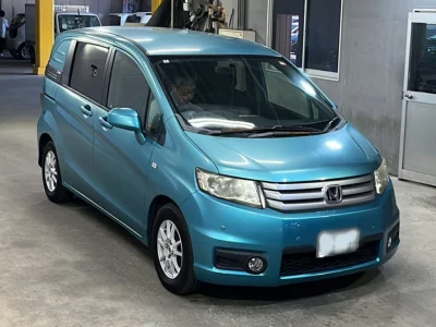 HONDA FREED SPIKE