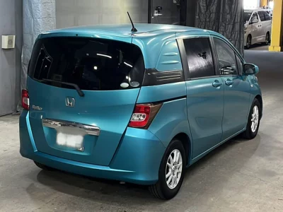 HONDA FREED SPIKE