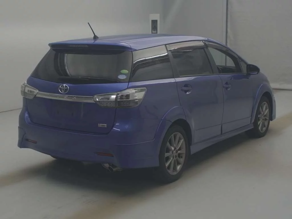 Toyota Wish  с аукциона в Японии