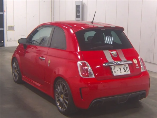 Abarth 695  с аукциона в Японии