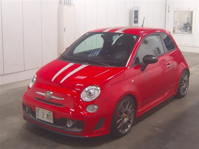 Abarth 695  с аукциона в Японии