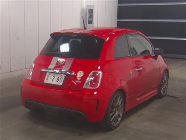 Abarth 695  с аукциона в Японии