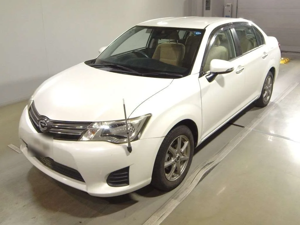 Toyota Corolla Axio 2014