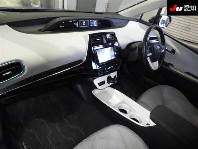 Toyota Prius  с аукциона в Японии