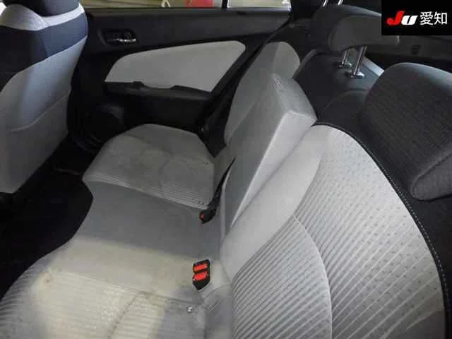 Toyota Prius  с аукциона в Японии
