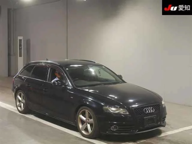 Audi A4 Avant  с аукциона в Японии