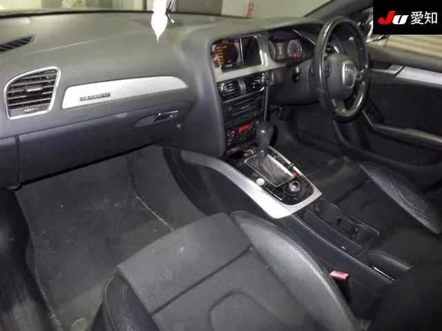 Audi A4 Avant  с аукциона в Японии