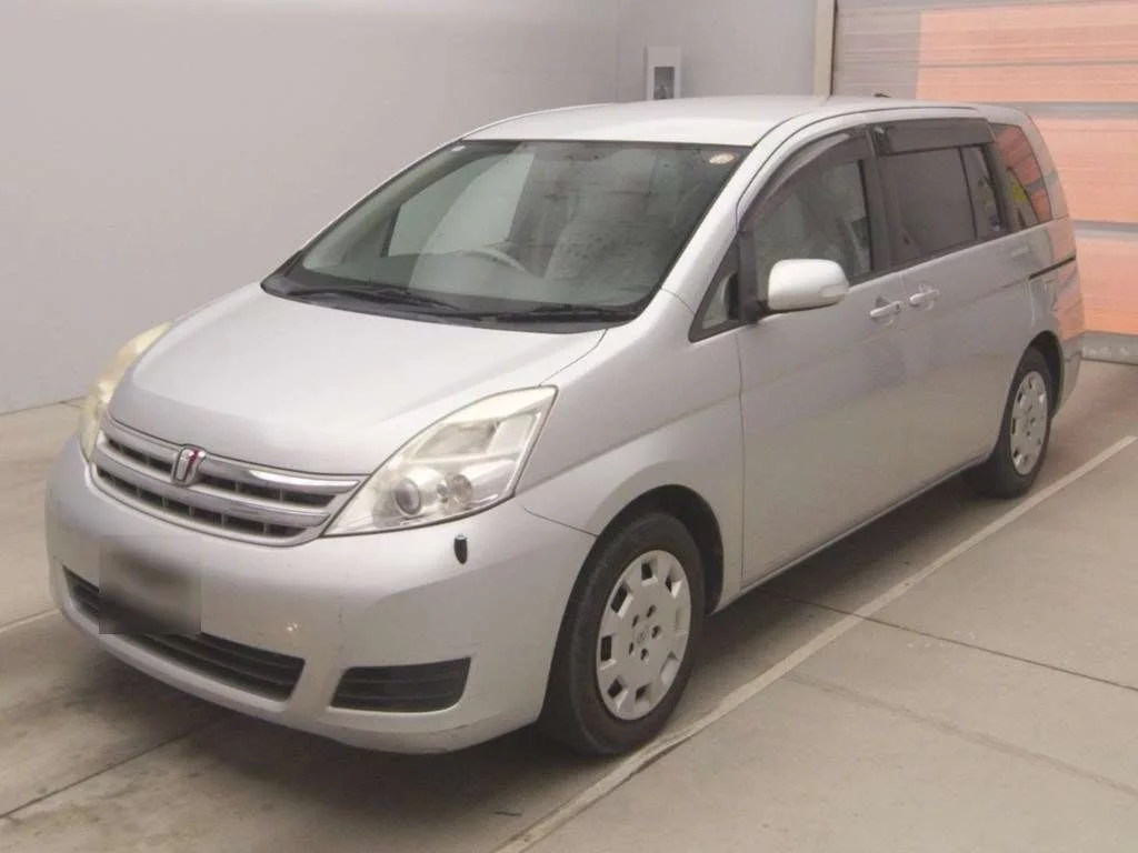Toyota Isis 2010
