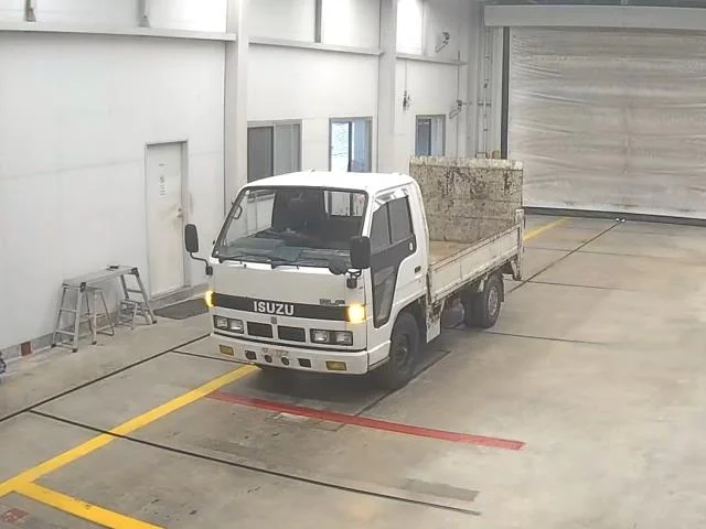 Isuzu Elf  с аукциона в Японии