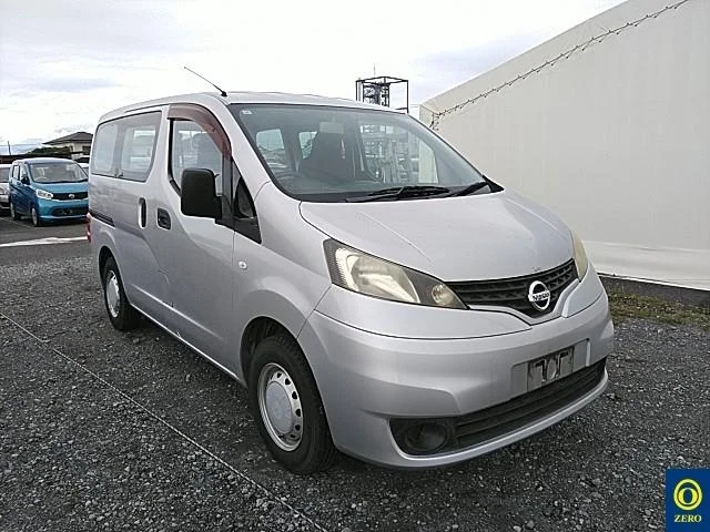Nissan NV200 2011