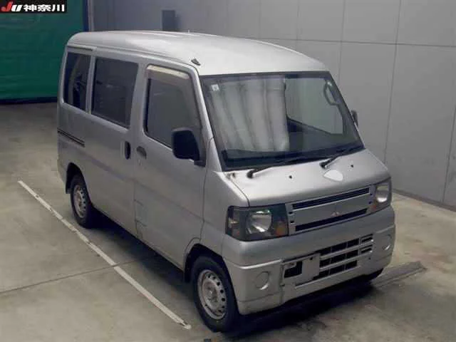 Mitsubishi Minicab 2010