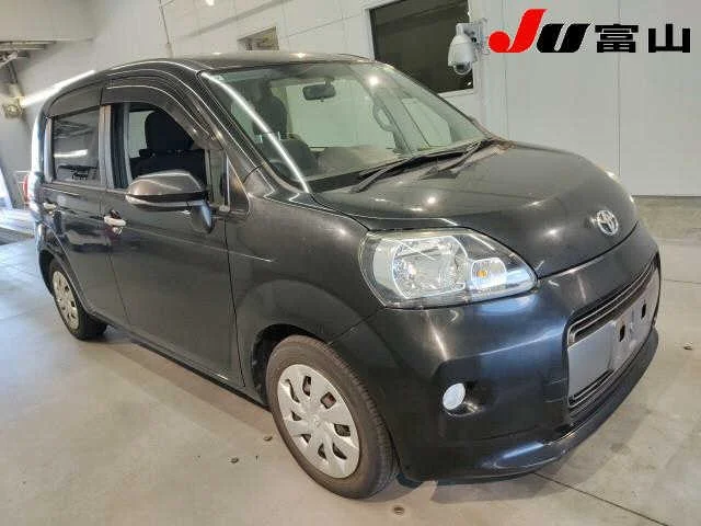 Toyota Porte 2015