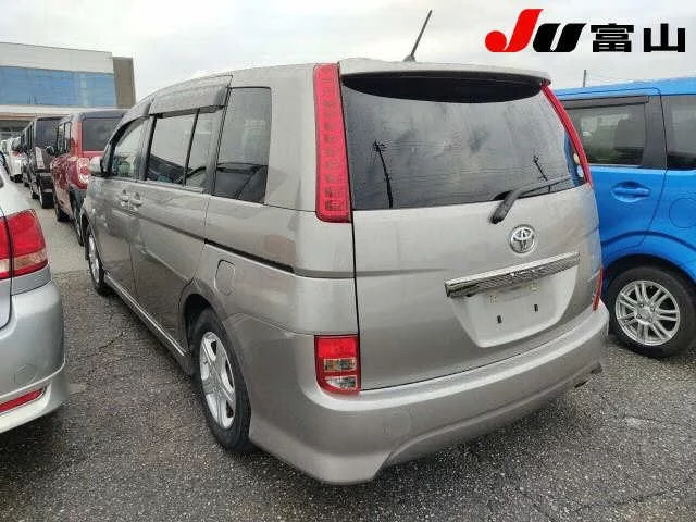 Toyota Isis 2007