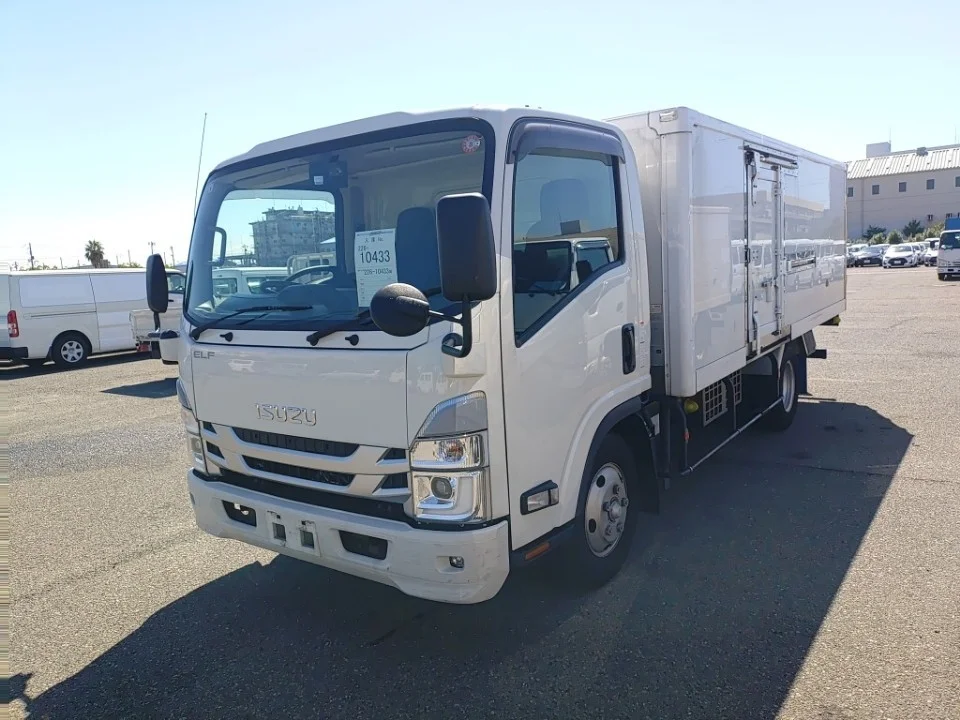 Isuzu Elf 2021