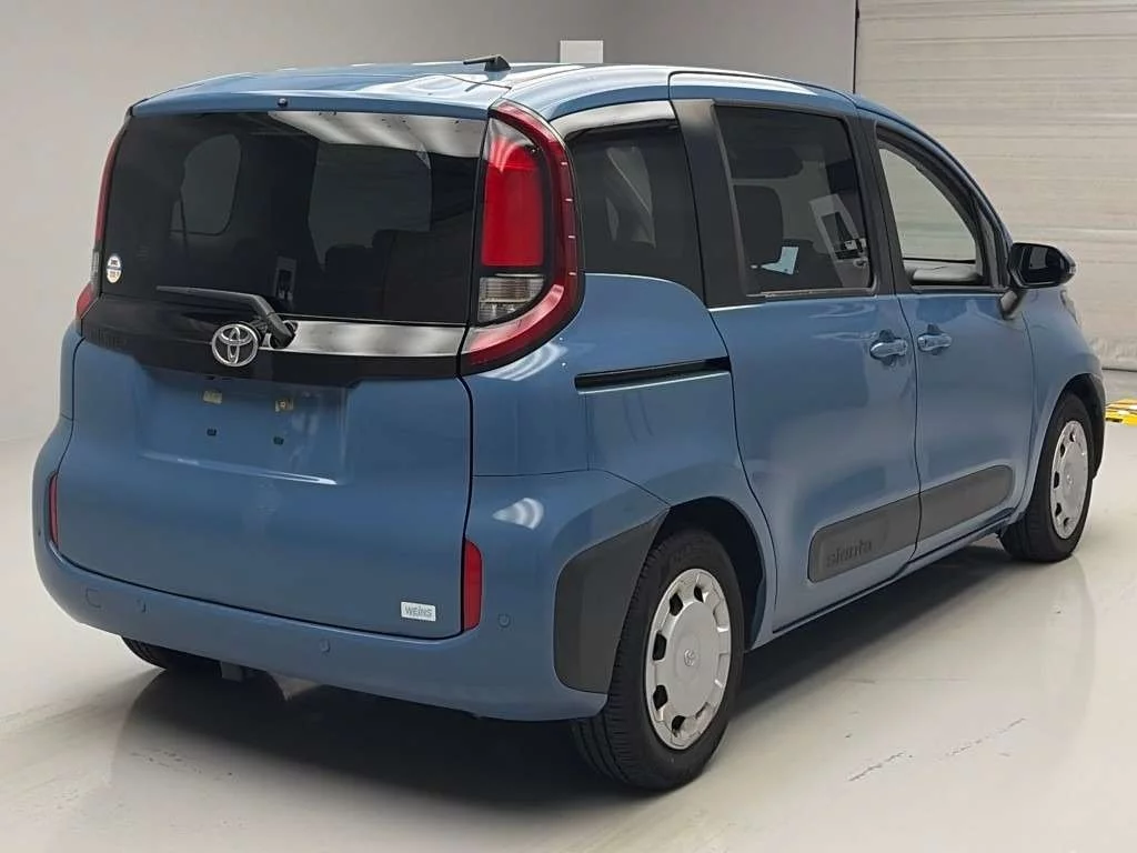 Toyota Sienta  с аукциона в Японии