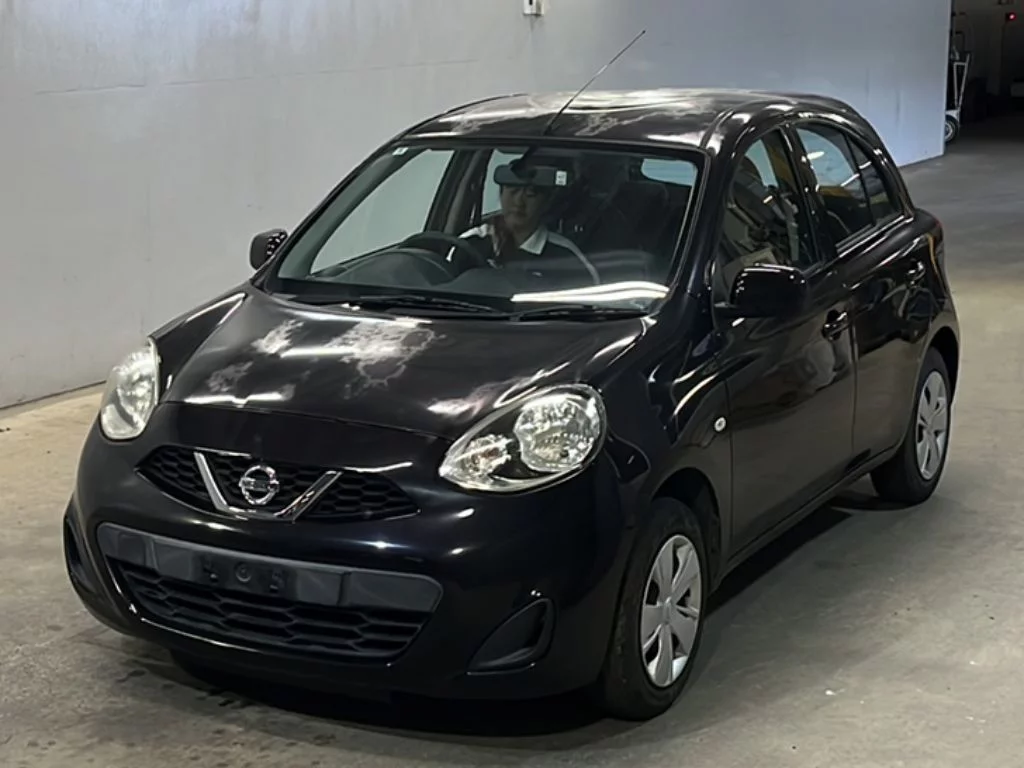 Nissan March 2016