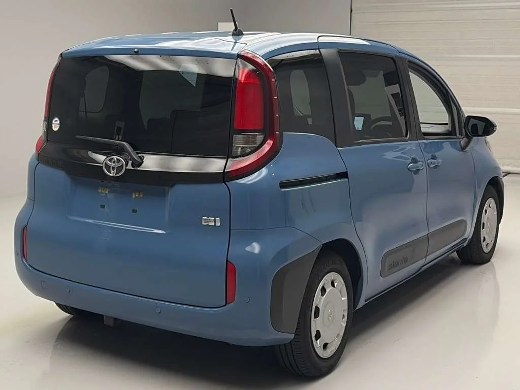 Toyota Sienta  с аукциона в Японии