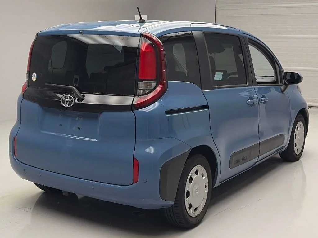 Toyota Sienta  с аукциона в Японии
