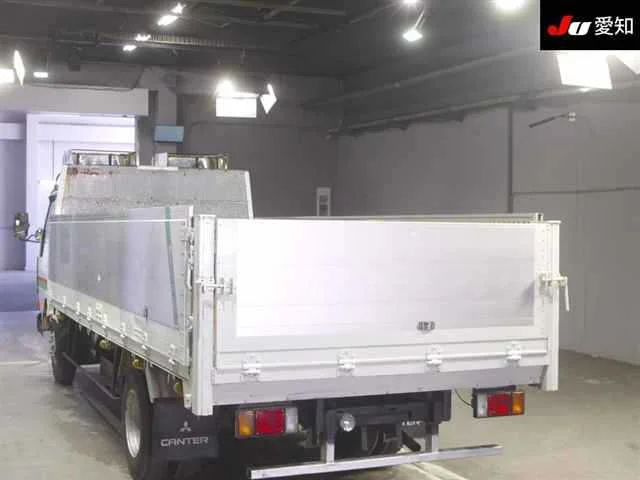 Mitsubishi Fuso Canter  с аукциона в Японии