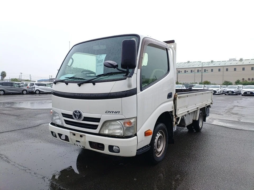 Toyota Dyna 2012