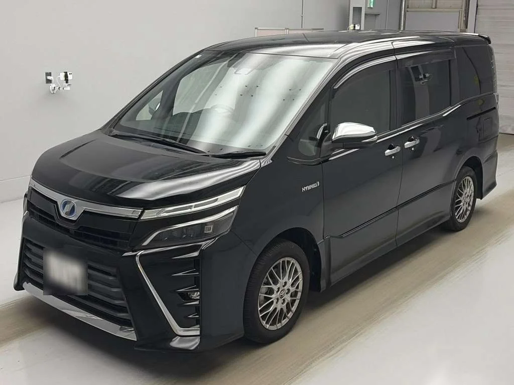 Toyota Voxy 2018