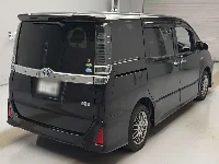Цена авто Toyota Voxy с аукционов Японии, номер кузова ZWR80W, пробег 105 000, оценка 13