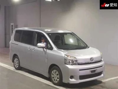 TOYOTA VOXY, 2014 — лот японского аукциона