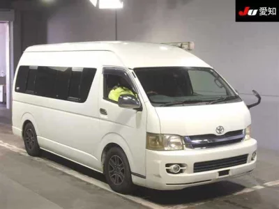 TOYOTA REGIUS VAN