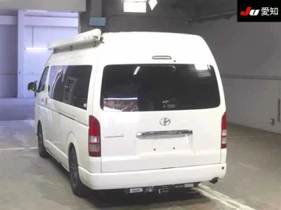 TOYOTA REGIUS VAN