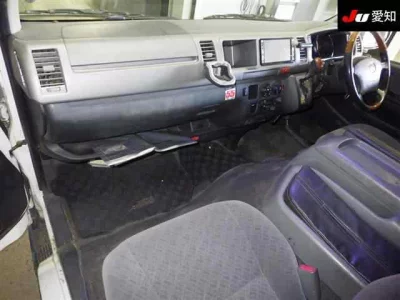 TOYOTA REGIUS VAN