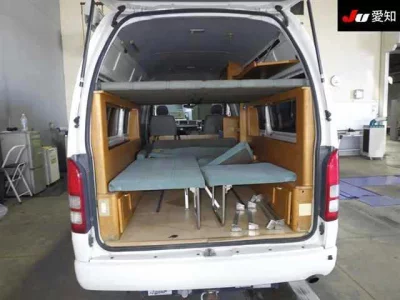 TOYOTA REGIUS VAN