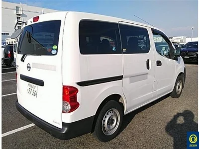 NISSAN NV200