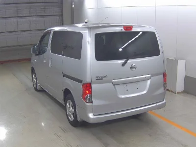 NISSAN NV200