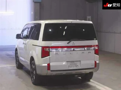 MITSUBISHI DELICA D5
