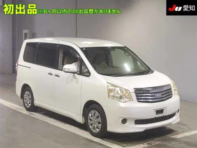 Toyota Noah 2011