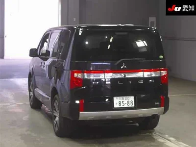 MITSUBISHI DELICA D5