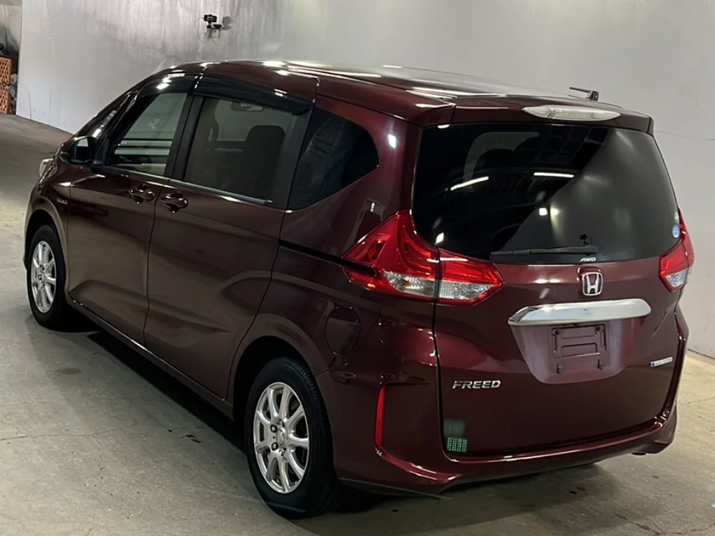 Honda Freed  с аукциона в Японии
