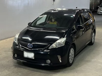 TOYOTA PRIUS ALPHA, 2013 — лот японского аукциона