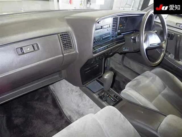 Toyota Crown  с аукциона в Японии