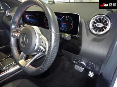 MERCEDES BENZ GLA