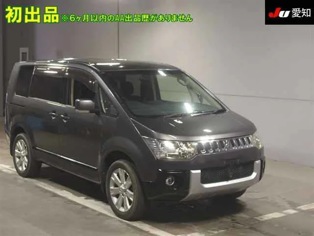 Mitsubishi Delica D:5 2013