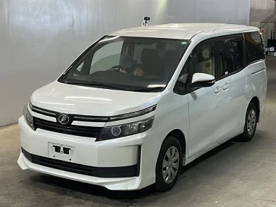 TOYOTA VOXY, 2015 — лот японского аукциона