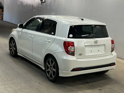 TOYOTA IST