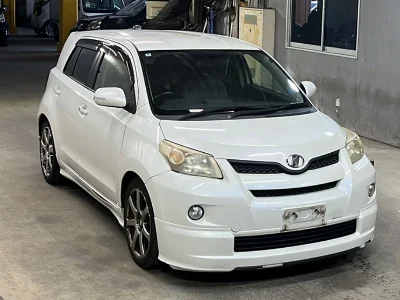 TOYOTA IST