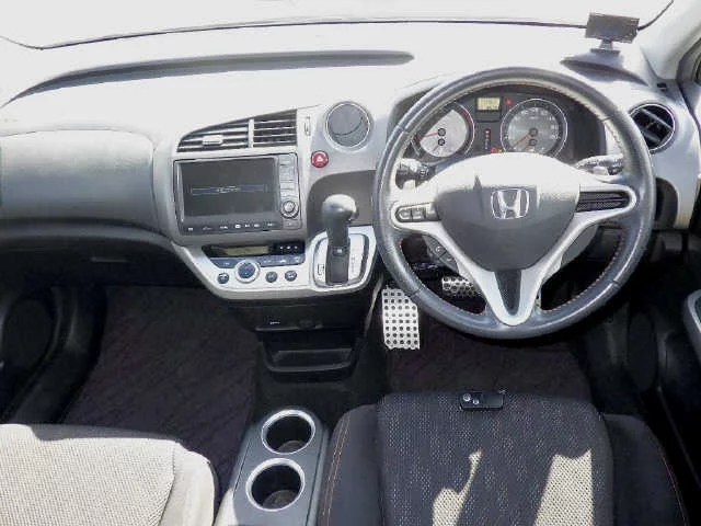 Honda Stream  с аукциона в Японии